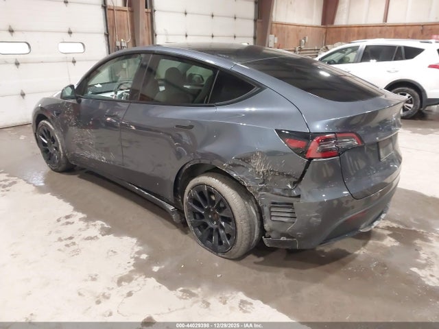2023 TESLA MODEL Y 7SAYGAEE6PF712391 Photo 2