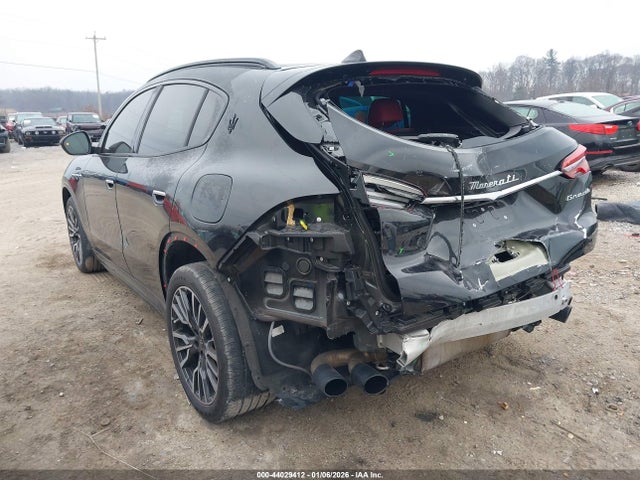 2023 MASERATI GRECALE ZN682AVM6P7428895 Photo 2