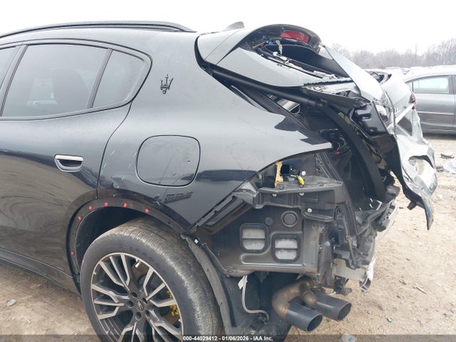 2023 MASERATI GRECALE ZN682AVM6P7428895 Photo 5