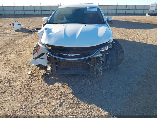 1C3CCCABXFN729290 Chrysler 200 Limited