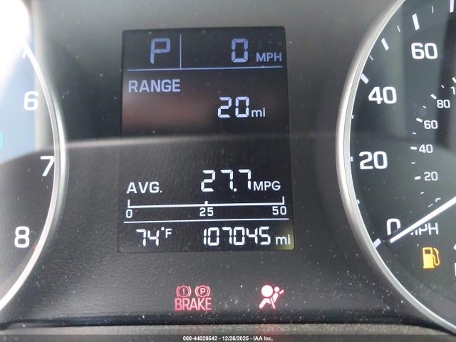 5NPD84LF8HH026443 Hyundai ELANTRA SE