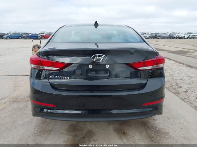 5NPD84LF8HH026443 Hyundai ELANTRA SE