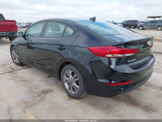 5NPD84LF8HH026443 Hyundai ELANTRA SE