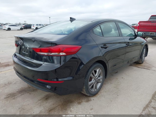 5NPD84LF8HH026443 Hyundai ELANTRA SE