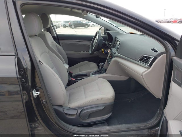 5NPD84LF8HH026443 Hyundai ELANTRA SE