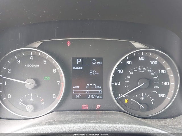 5NPD84LF8HH026443 Hyundai ELANTRA SE