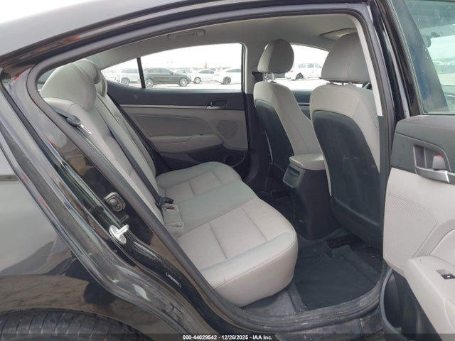 5NPD84LF8HH026443 Hyundai ELANTRA SE