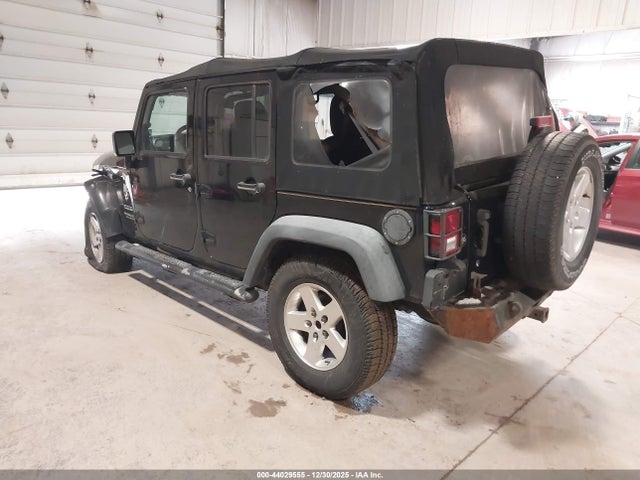 2014 JEEP WRANGLER UNLIMITED 1C4BJWDG5EL121113 Photo 2