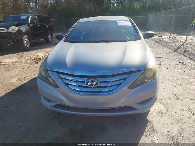 2013 Hyundai Sonata Gls მანქანა იყიდება აუქციონზე, vin: 5NPEB4ACXDH752572, აუქციონის ნომერი: 44029572