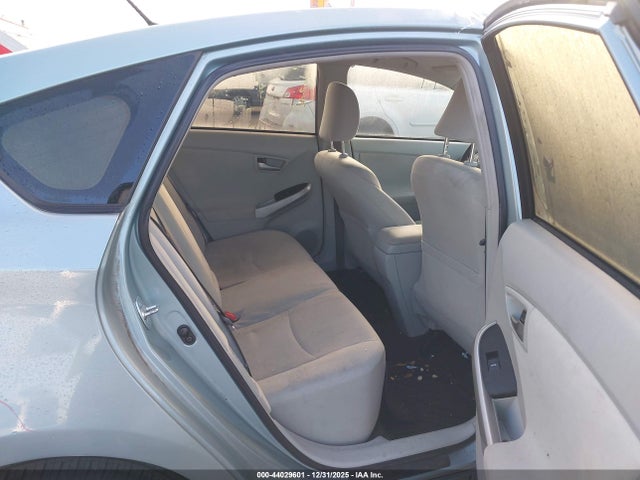 Toyota Prius Three 2014 JTDKN3DU4E1736708 Image 8