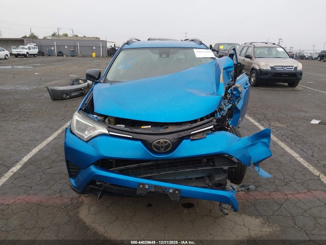 JTMZFREVXHJ713363 Toyota RAV4 LE