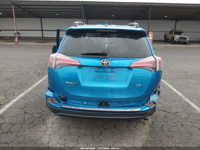 JTMZFREVXHJ713363 Toyota RAV4 LE