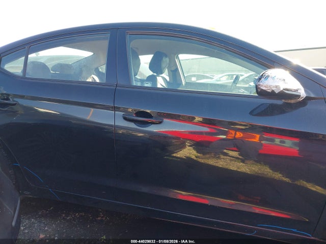 44029832 :رقم المزاد ، 5NPD84LF1JH326122 vin ، 2018 Hyundai Elantra Sel مزاد بيع