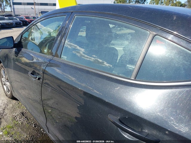 44029832 :رقم المزاد ، 5NPD84LF1JH326122 vin ، 2018 Hyundai Elantra Sel مزاد بيع