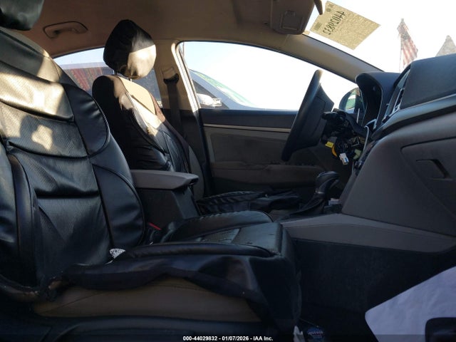 44029832 :رقم المزاد ، 5NPD84LF1JH326122 vin ، 2018 Hyundai Elantra Sel مزاد بيع