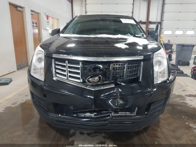 44029854 :رقم المزاد ، 3GYFNEE31GS520412 vin ، 2016 Cadillac Srx Luxury Collection مزاد بيع