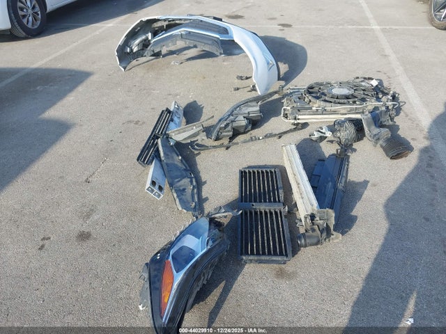 2GNAXUEV9K6293135 Chevrolet EQUINOX LT