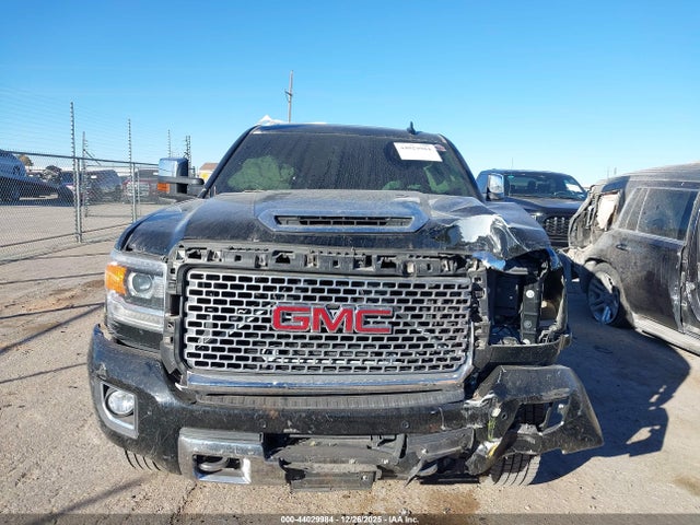 44029984 :رقم المزاد ، 1GT12UEY2HF226652 vin ، 2017 Gmc Sierra 2500hd Denali مزاد بيع