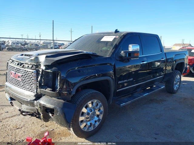 44029984 :رقم المزاد ، 1GT12UEY2HF226652 vin ، 2017 Gmc Sierra 2500hd Denali مزاد بيع