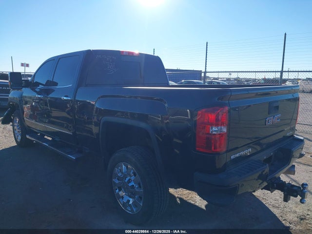 44029984 :رقم المزاد ، 1GT12UEY2HF226652 vin ، 2017 Gmc Sierra 2500hd Denali مزاد بيع