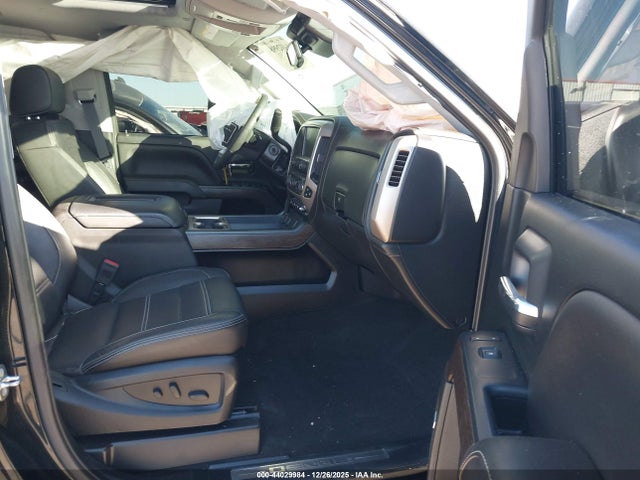 44029984 :رقم المزاد ، 1GT12UEY2HF226652 vin ، 2017 Gmc Sierra 2500hd Denali مزاد بيع