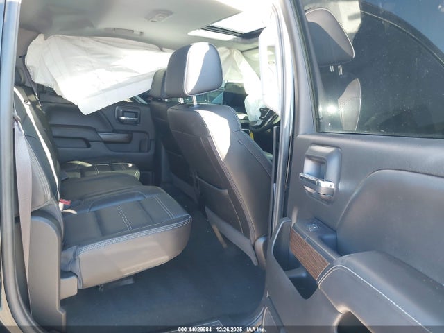 44029984 :رقم المزاد ، 1GT12UEY2HF226652 vin ، 2017 Gmc Sierra 2500hd Denali مزاد بيع