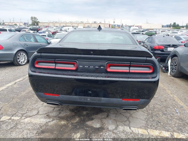 2C3CDZJGXNH112958 Dodge Challenger Gt