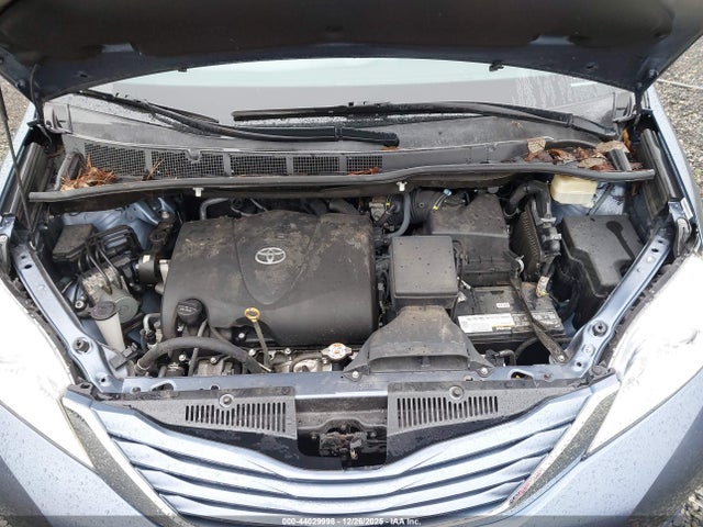 5TDKZ3DC4HS851134 Toyota Sienna Le 8 Passenger