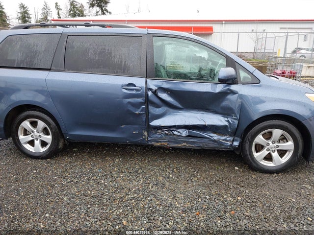 5TDKZ3DC4HS851134 Toyota Sienna Le 8 Passenger