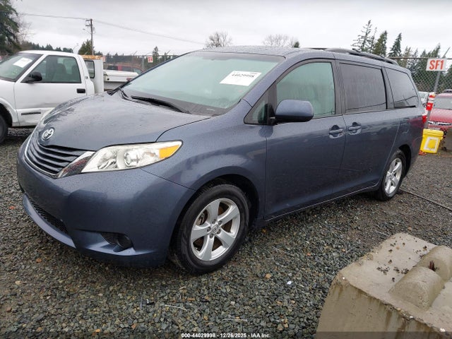 5TDKZ3DC4HS851134 Toyota Sienna Le 8 Passenger
