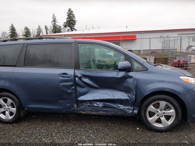 5TDKZ3DC4HS851134 Toyota Sienna Le 8 Passenger