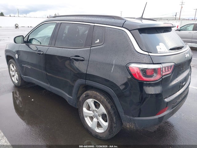 Jeep Compass Latitude Fwd 2018 3C4NJCBB5JT377186 Image 3