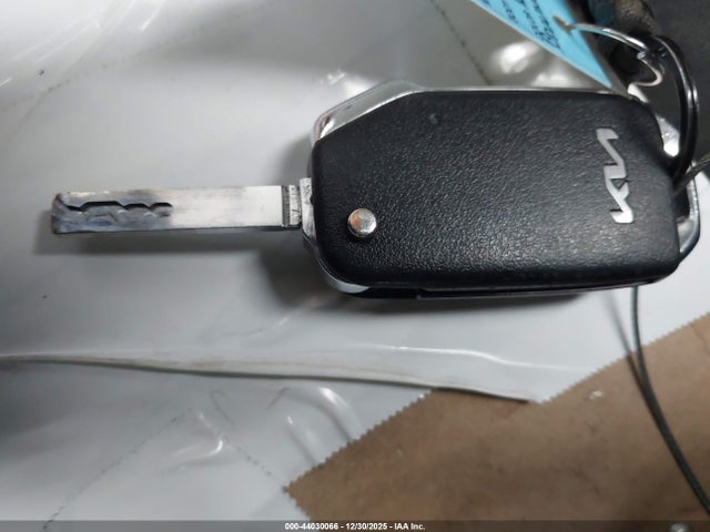 3KPF24AD7NE489573 KIA Forte Lxs
