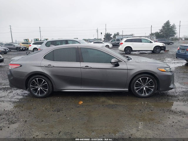 4T1B11HK5JU504583 Toyota CAMRY SE