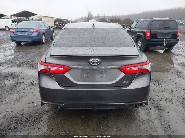 4T1B11HK5JU504583 Toyota CAMRY SE