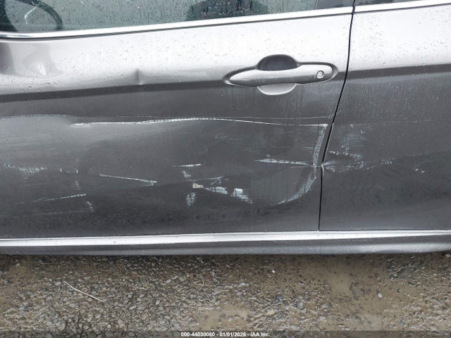 4T1B11HK5JU504583 Toyota CAMRY SE