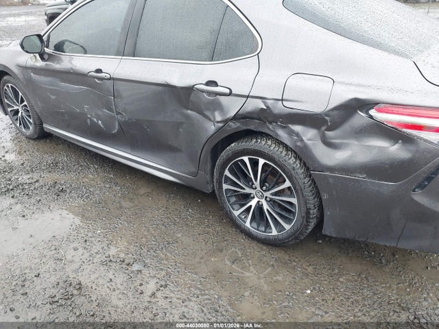 4T1B11HK5JU504583 Toyota CAMRY SE
