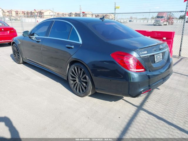 2015 MERCEDES-BENZ S 550 WDDUG8CB7FA074310 Photo 2