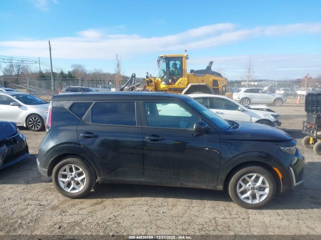 2024 Kia Soul Lx მანქანა იყიდება აუქციონზე, vin: KNDJ23AU9R7239262, აუქციონის ნომერი: 44030109