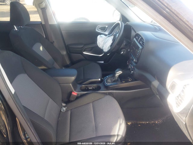 2024 Kia Soul Lx მანქანა იყიდება აუქციონზე, vin: KNDJ23AU9R7239262, აუქციონის ნომერი: 44030109