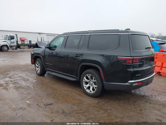 2022 JEEP WAGONEER 1C4SJVBT4NS205472 Photo 2