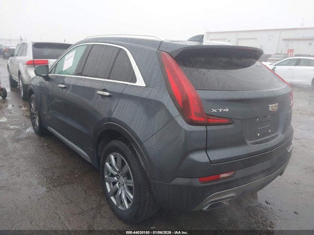 2019 CADILLAC XT4 1GYFZCR48KF108223 Photo 2