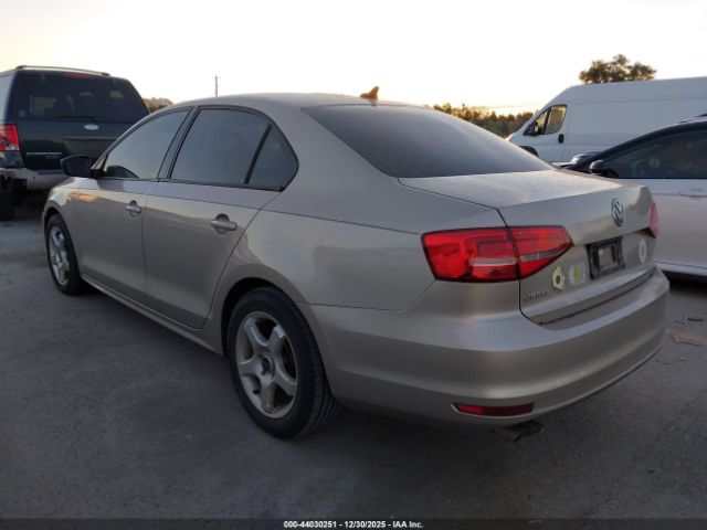 2015 VOLKSWAGEN JETTA 3VWLA7AJ3FM263175 Photo 2