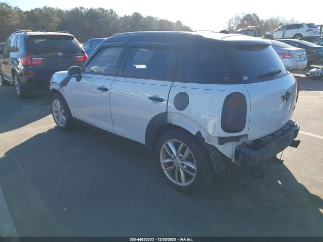 2011 MINI COOPER COUNTRYMAN WMWZB3C52BWH95417 Photo 2