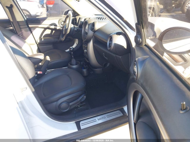 2011 MINI COOPER COUNTRYMAN WMWZB3C52BWH95417 Photo 4
