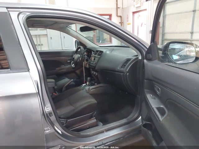 2017 MITSUBISHI OUTLANDER SPORT JA4AR3AU5HZ063612 Photo 4