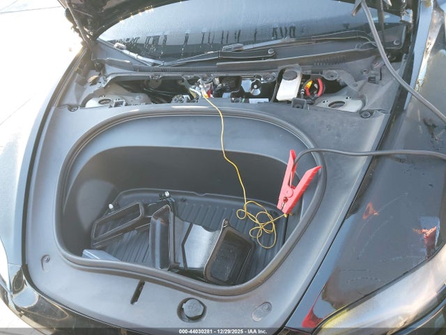 2025 TESLA MODEL 3 5YJ3E1EB9SF968617 Photo 9