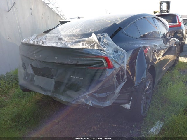 2025 TESLA MODEL 3 5YJ3E1EB9SF968617 Photo 3