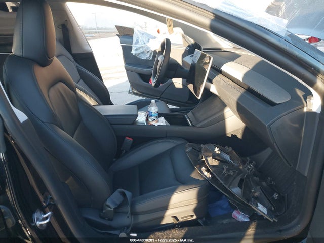 2025 TESLA MODEL 3 5YJ3E1EB9SF968617 Photo 4