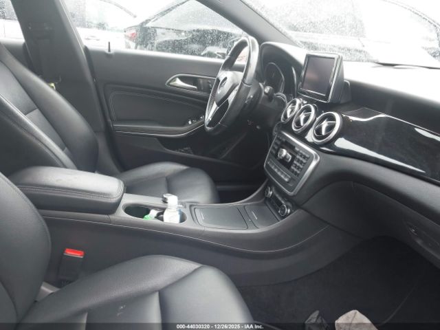 2014 MERCEDES-BENZ CLA 250 WDDSJ4EB5EN044745 Photo 4